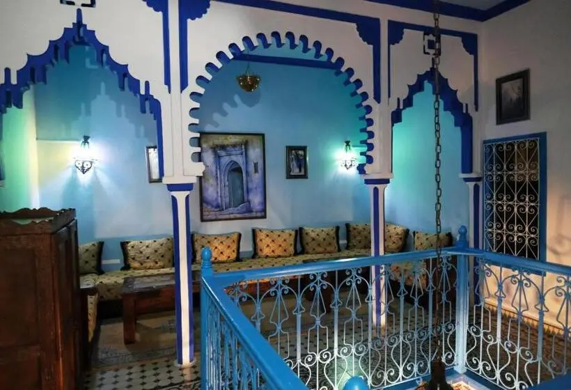 Standard Kolmen Hengen Huone, Riad Nerja