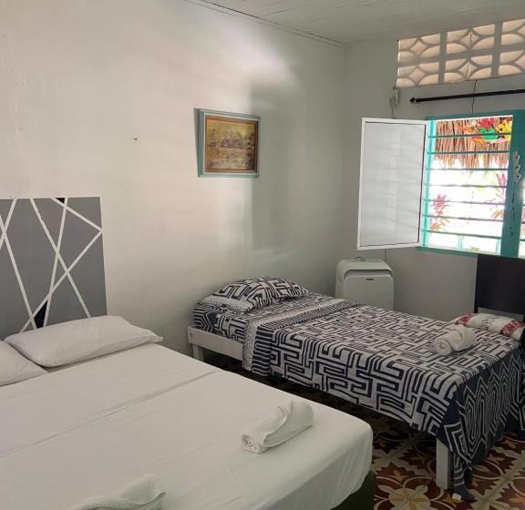 חדר סטנדרט לשלושה, Costa De Vikingos