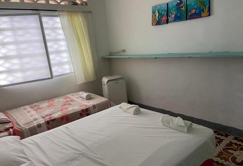 חדר סטנדרט לשלושה, Costa De Vikingos