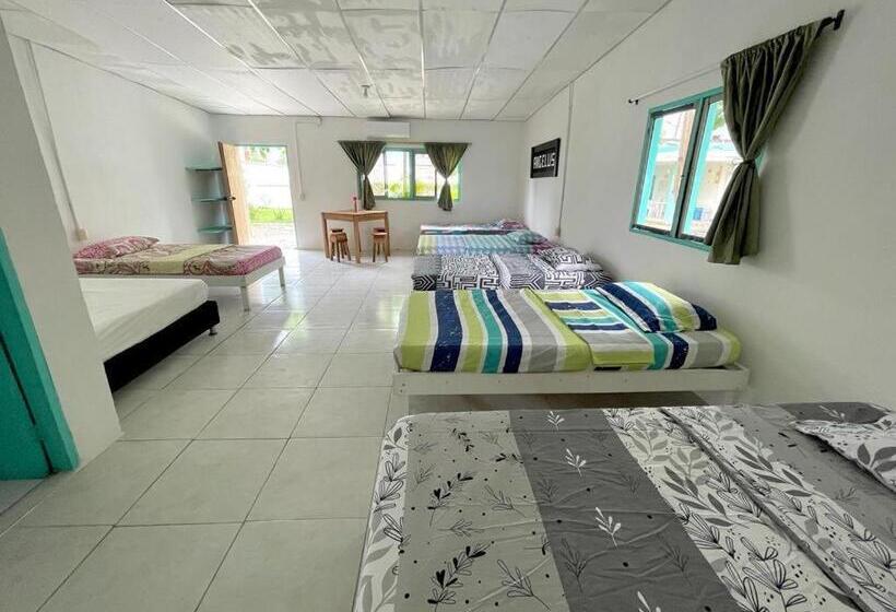 חדר משפחתי, Costa De Vikingos