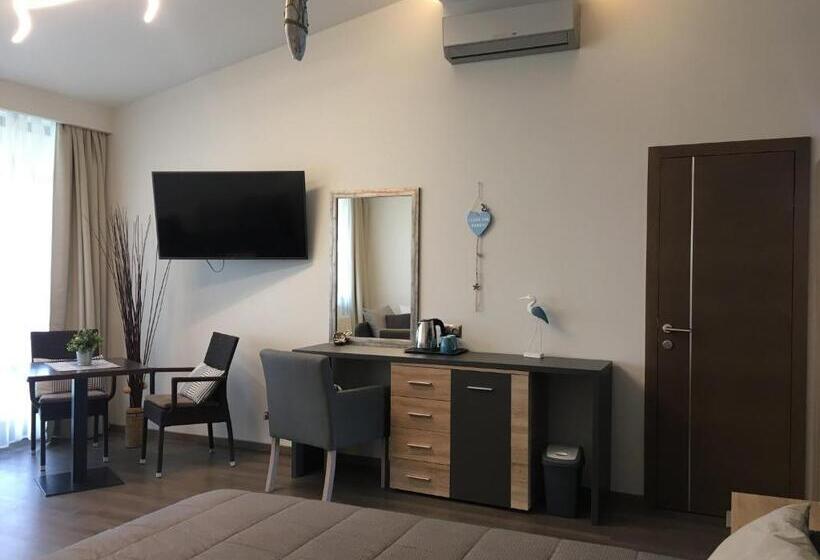 חדר משפחתי דלוקס, Calypso Lakeside Rooms & Lux Apartments