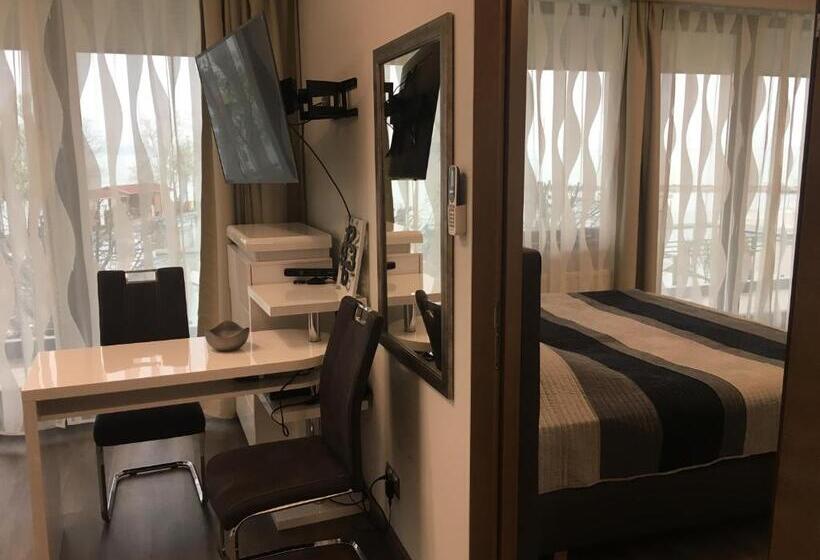 סוויטה עם ג'קוזי, Calypso Lakeside Rooms & Lux Apartments