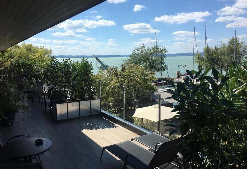 סוויטה עם ג'קוזי, Calypso Lakeside Rooms & Lux Apartments