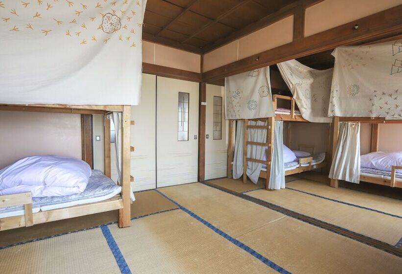 Кровать в Общей Комнате, Kushiro Guesthouse Cook A Doodle Doo   Hostel