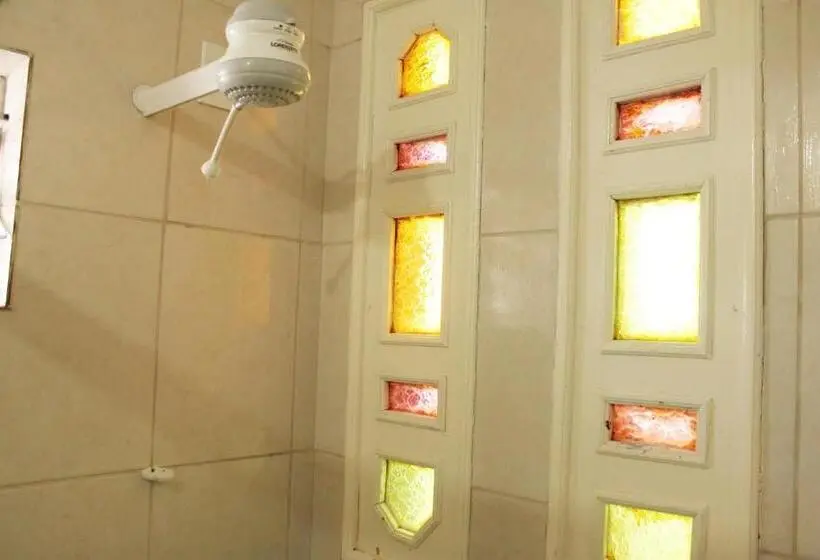 سوییت خانوادگی, Pousada Farol Da Praia