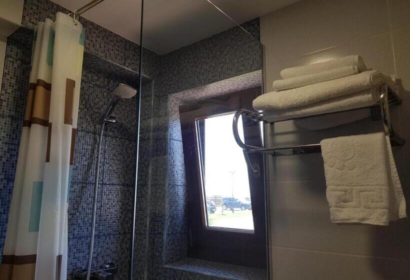 Номер Стандарт Вид на Сад, Pensiunea Coralia