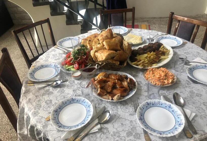 اتاق استاندارد, Anna's Guest House