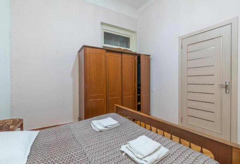 اتاق استاندارد, Anna's Guest House