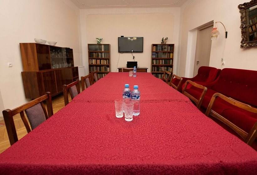 اتاق استاندارد چهار تخته, Anna's Guest House