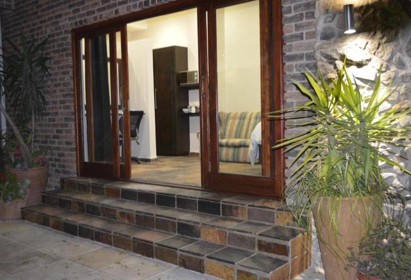 Chalet met 1 Slaapkamer, Birrea Guest House