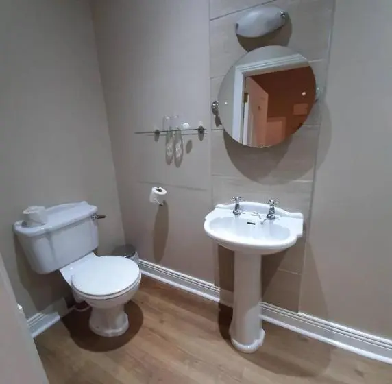 اتاق لوکس, Jbs Bar & Guest Accommodation