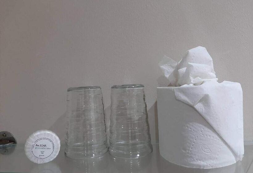 Номер Стандарт Трехместный, Jbs Bar & Guest Accommodation