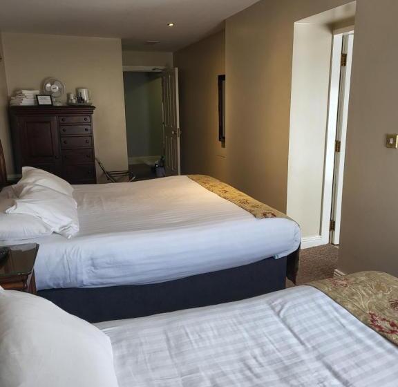 Номер Стандарт Трехместный, Jbs Bar & Guest Accommodation