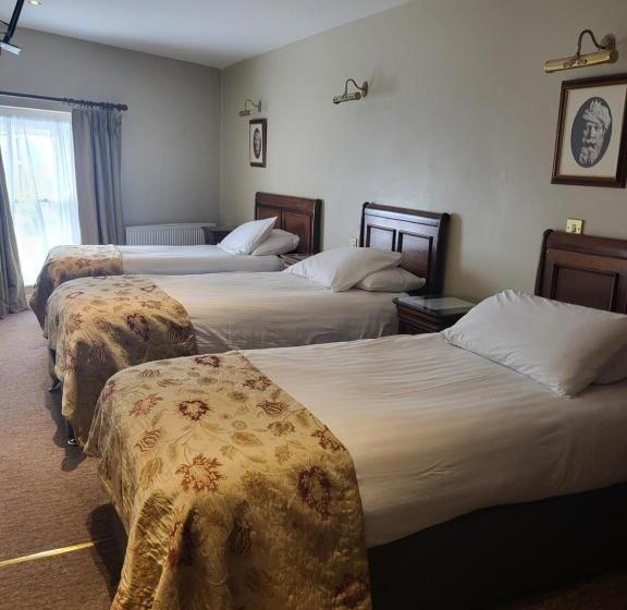 Номер Стандарт Трехместный, Jbs Bar & Guest Accommodation