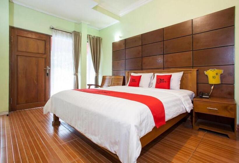 Номер Deluxe, Reddoorz Near Juanda International Airport