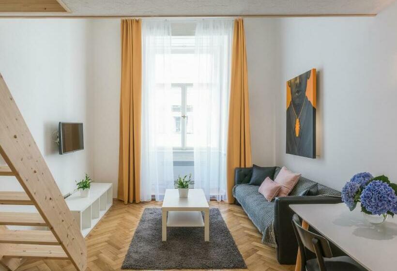 استودیوی استاندارد, Mordecai Twelve Apartments By Prague Residences