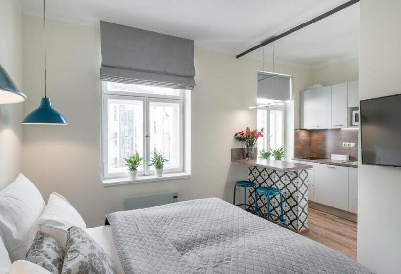 استودیوی استاندارد, Mordecai Twelve Apartments By Prague Residences