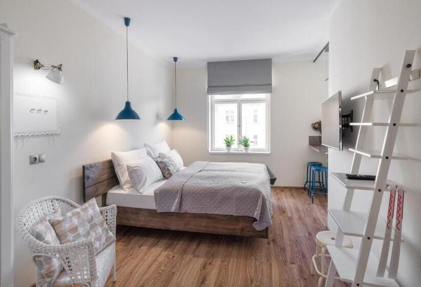 استودیوی استاندارد, Mordecai Twelve Apartments By Prague Residences