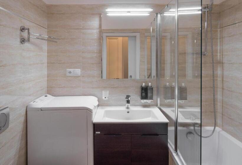 استودیوی استاندارد, Mordecai Twelve Apartments By Prague Residences