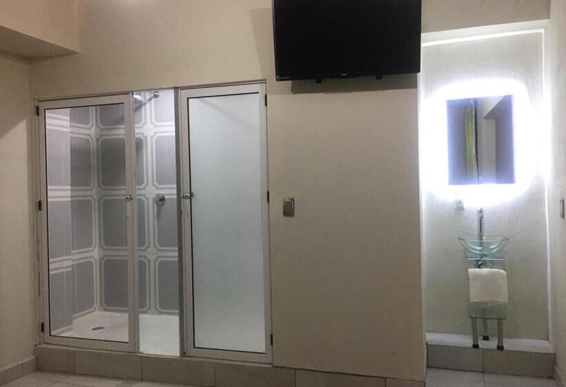 חדר פרמיום לארבעה, Coatlicue