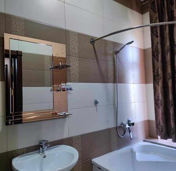 标准间, Guest House Rohat Lux
