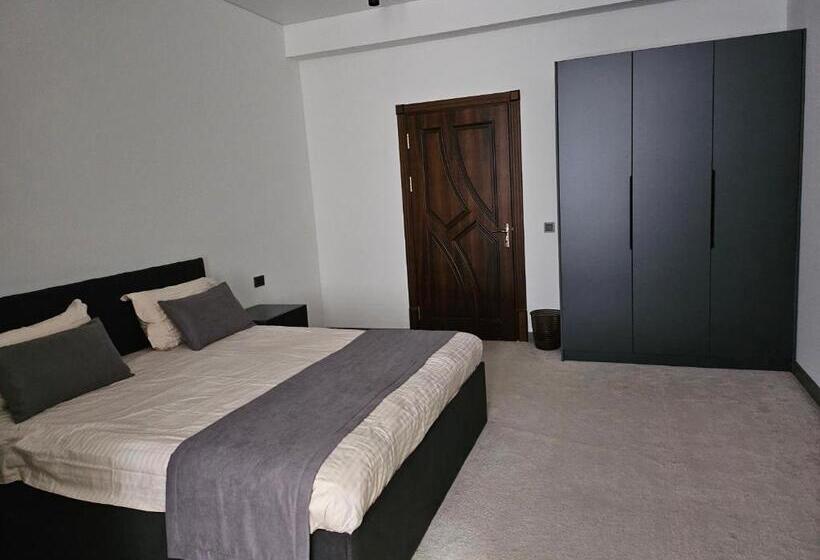 جناح, Guest House Rohat Lux