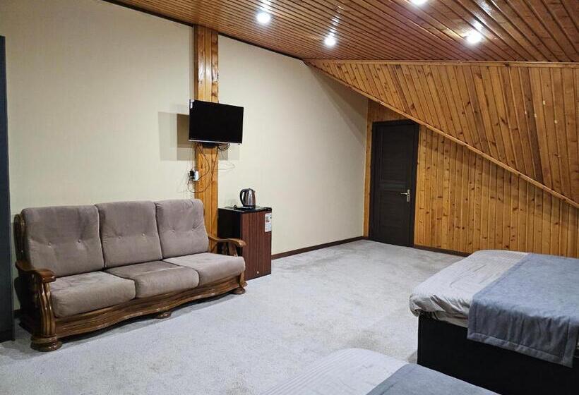 غرفة ديلوكس ثلاثية, Guest House Rohat Lux