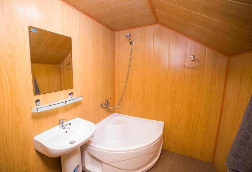 غرفة ديلوكس ثلاثية, Guest House Rohat Lux