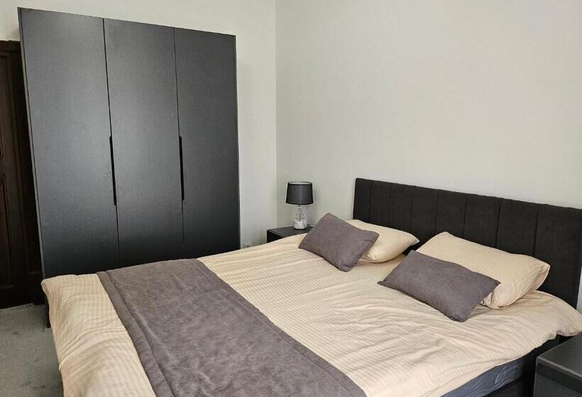 جناح, Guest House Rohat Lux