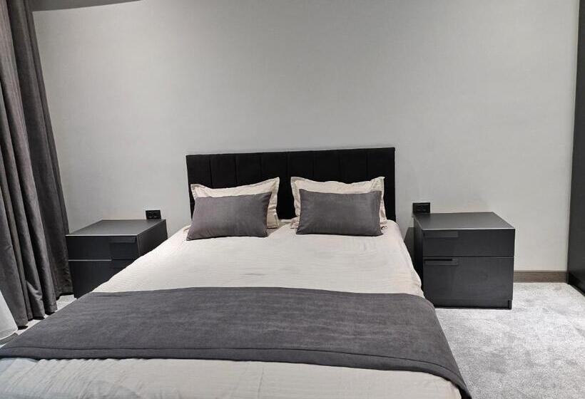 جناح, Guest House Rohat Lux