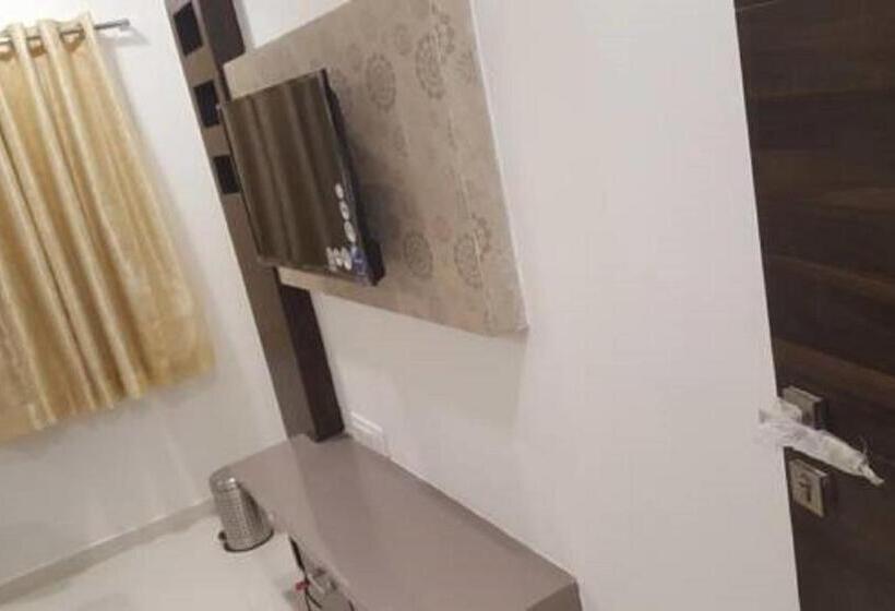 اتاق لوکس, Park Residency