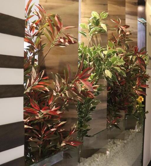 اتاق لوکس, Park Residency