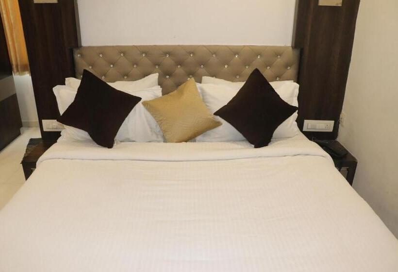 اتاق لوکس, Park Residency