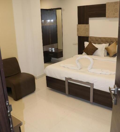 اتاق لوکس, Park Residency