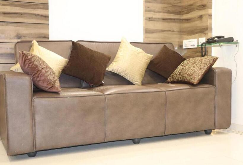 اتاق لوکس, Park Residency