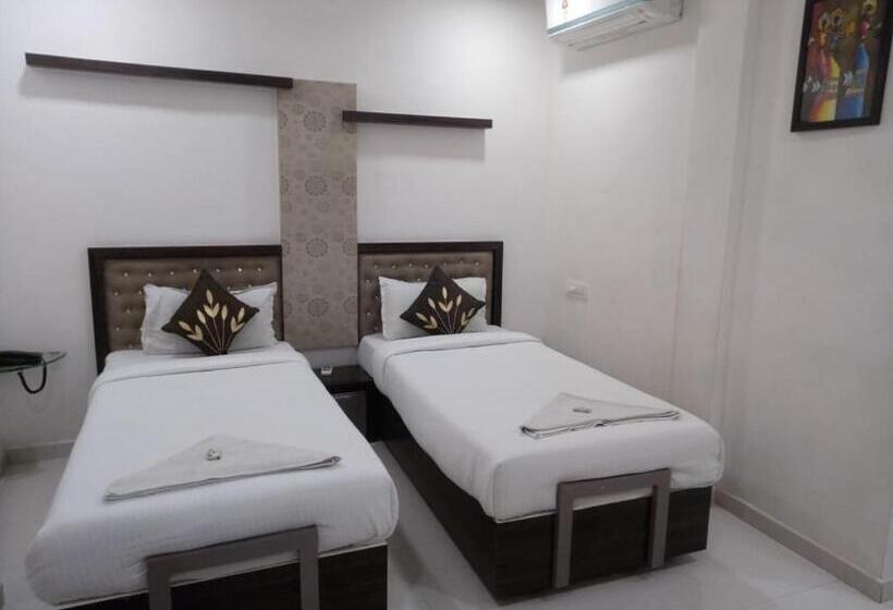 اتاق لوکس, Park Residency
