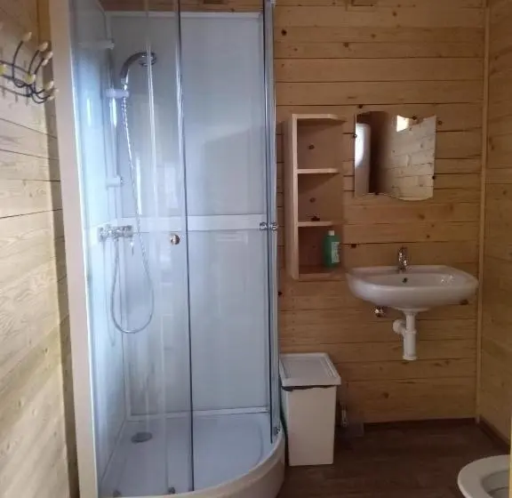 Quarto Quádruplo Standard, Chata Restart