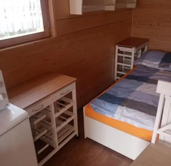Quarto Quádruplo Standard, Chata Restart