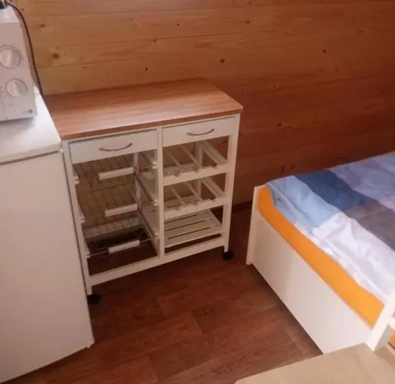 Quarto Quádruplo Standard, Chata Restart