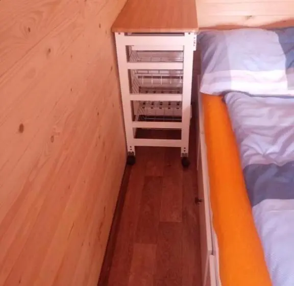 Quarto Quádruplo Standard, Chata Restart