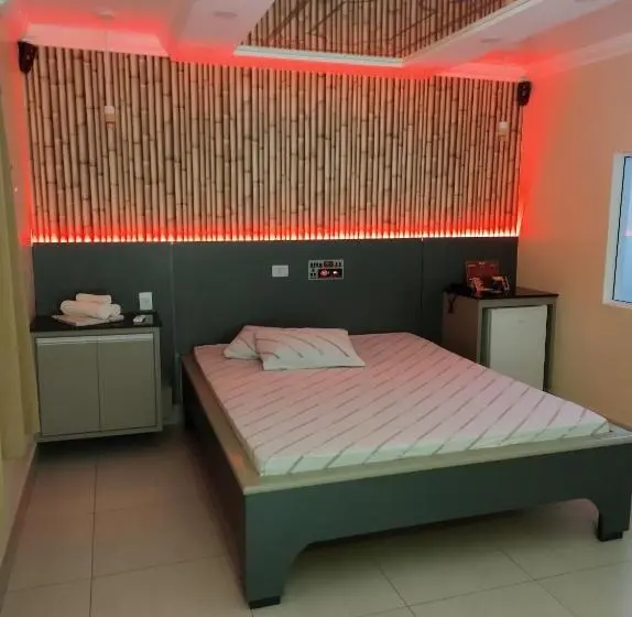 Standard-studio, Motel Paradise