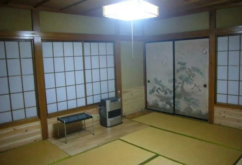 バスルーム共同エコノミー4人部屋, Futago Cabin