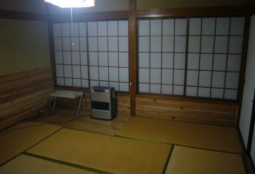 غرفة رباعية اقتصادية مع حمام مشترك, Futago Cabin