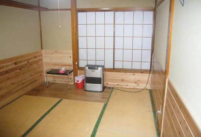 バスルーム共有のトリプルスタンダード, Futago Cabin