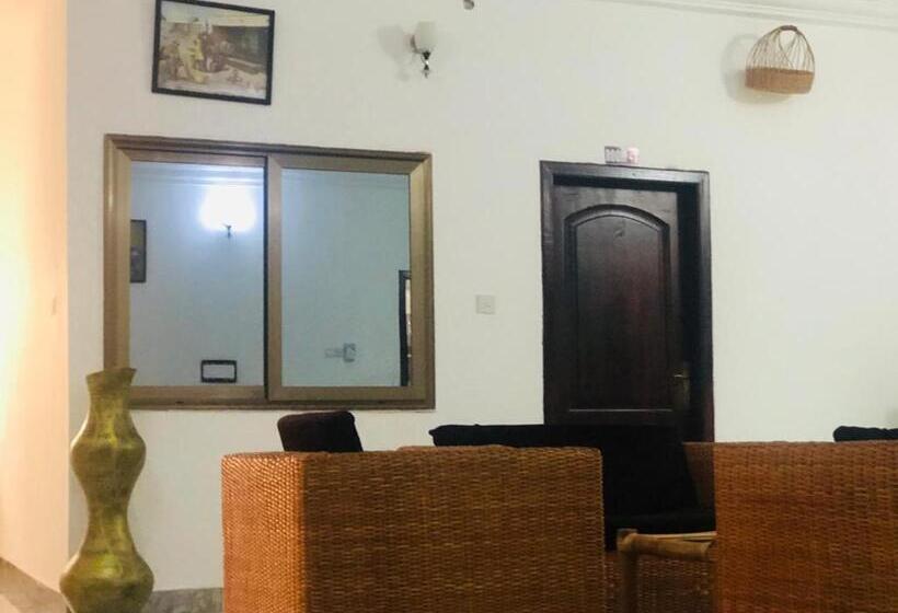 豪华家庭房间, Nana's Holiday Let