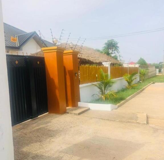 带大床的标准间, Nana's Holiday Let