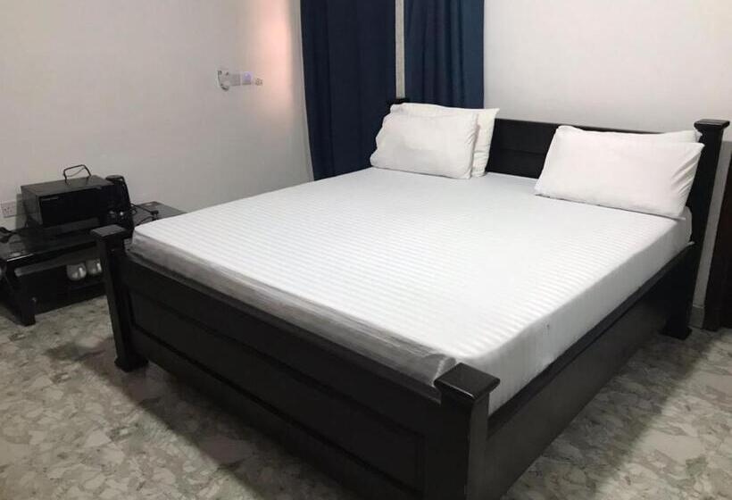 标准间, Nana's Holiday Let