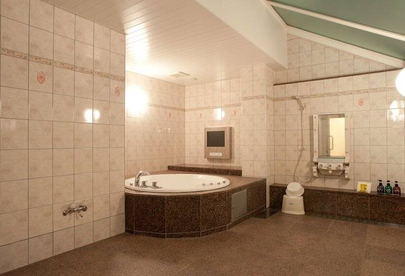 이코노미 룸, Allure