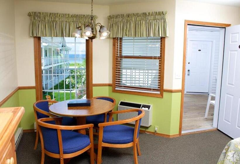 غرفة عائلية ذات إطلالة جانبية على البحر, Bay Breeze Resort