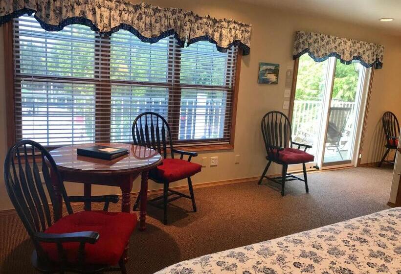 غرفة ديلوكس مطلّة علي البحر مزوَّدة بشُرفة, Bay Breeze Resort